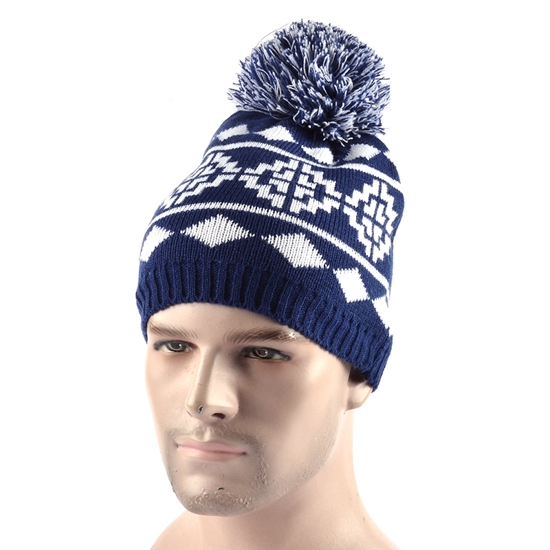 modèle de chapeau de bonnet sur les aiguilles droites, chapeau beanie noir en vente