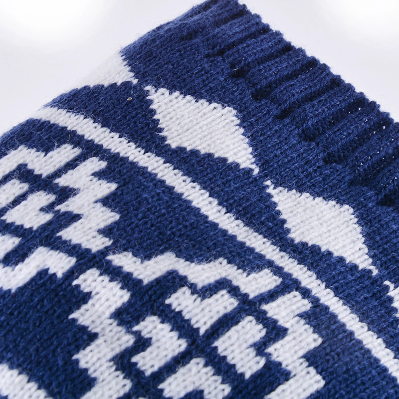 modèle de chapeau de bonnet sur les aiguilles droites, chapeau beanie noir en vente