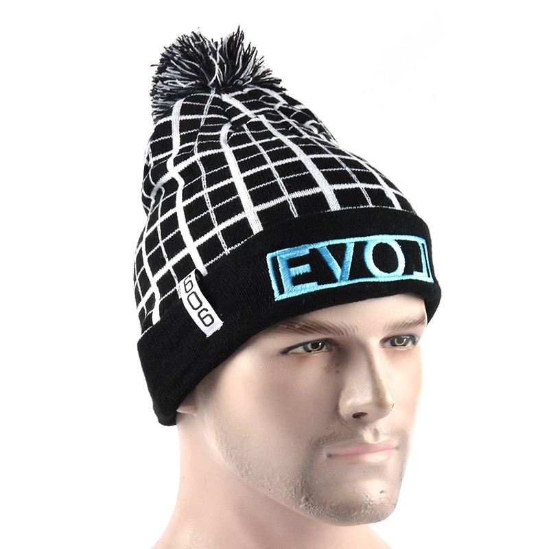 gorro de rayas blanco y negro de china