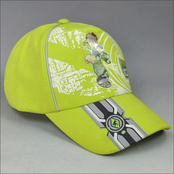 personalizzazione ricamata scherza il cappello in giallo