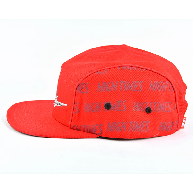 logo broderie design rouge 5 casquettes