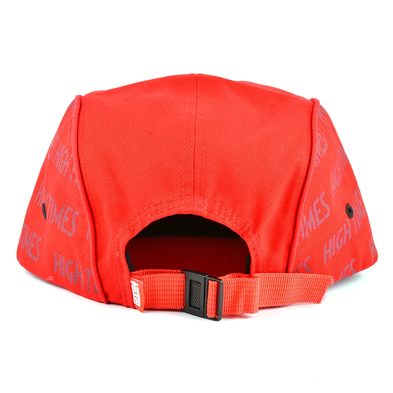 logo broderie design rouge 5 casquettes