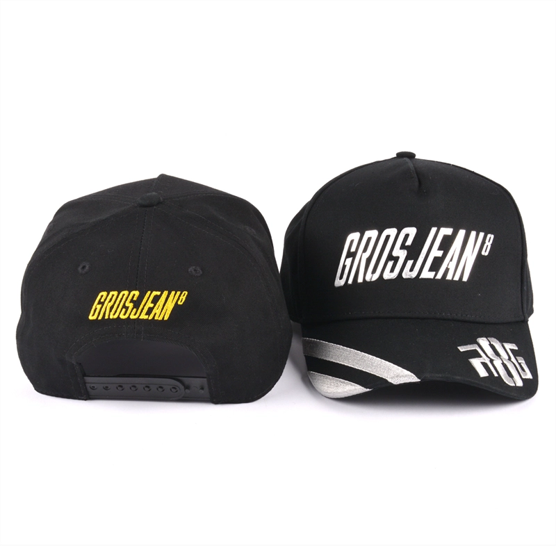 gorra de beisbol con logo bordado