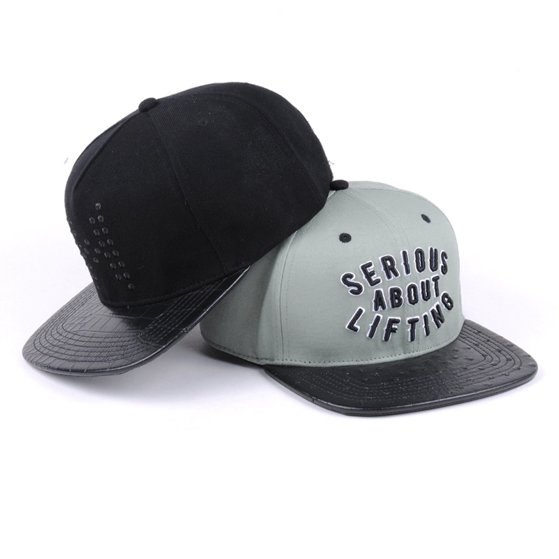 casquettes de snapback en cuir à bords plats et 6 panneaux