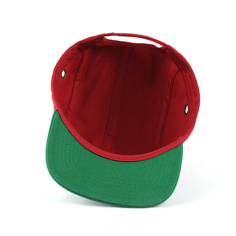 casquette à 5 panneaux à bordures personnalisées et broderie unie