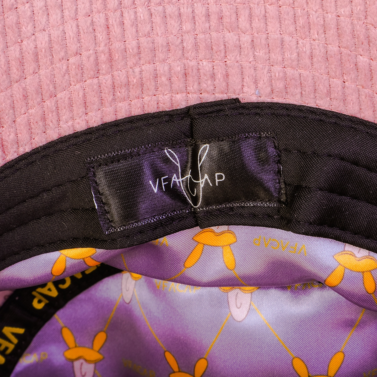 cappelli a secchiello in tessuto velluto a coste con logo ricamato vfa
