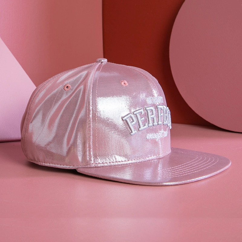 cappelli con chiusura snapback in pelle con logo ricamato a 6 logo