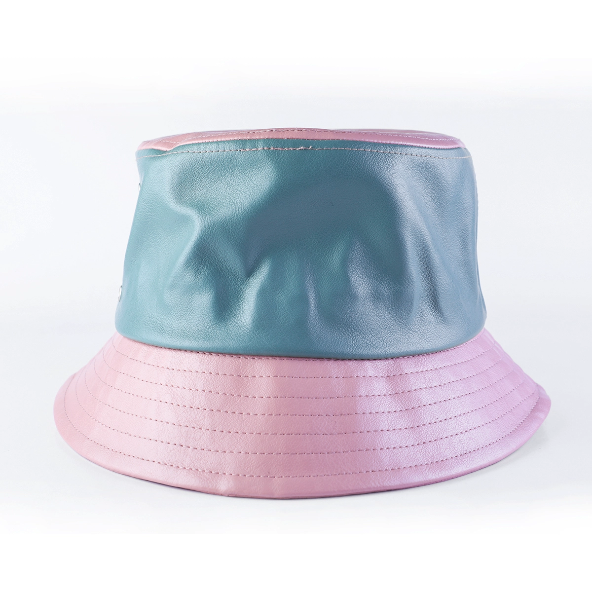cappelli a secchiello in pelle con logo vfa in tinta unita personalizzati