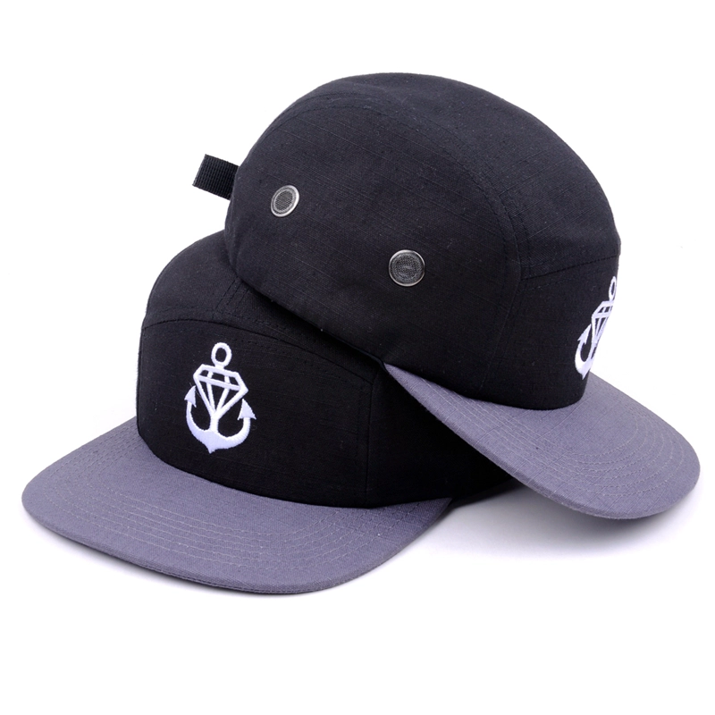 China zweifarbiges 5-Panel-Cap-Design mit Sticklogo Hersteller