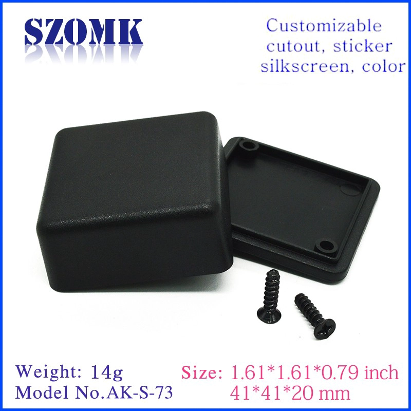 Contenitore in plastica ABS da 41x41x20mm di SZOMK / AK-S-73