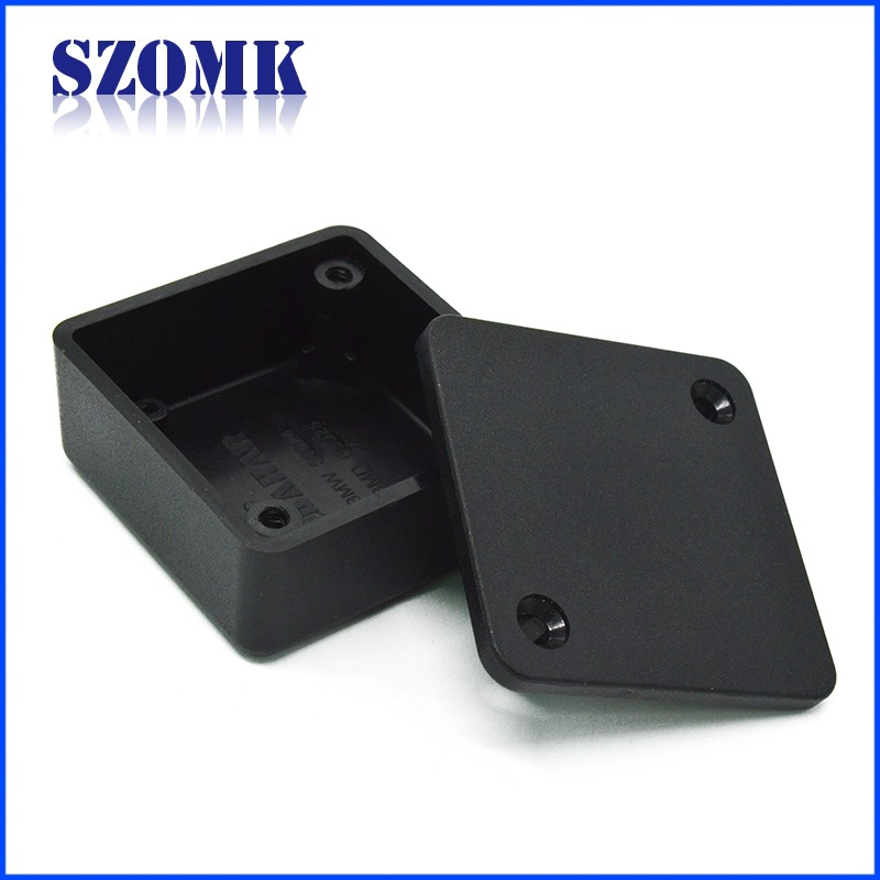 Contenitore in plastica ABS da 41x41x20mm di SZOMK / AK-S-73