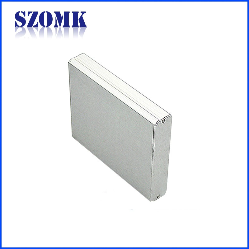 6063 Boîtier de boîtier de carte électronique en alliage d'aluminium extrudé avec corps, découpage sur mesure, usinage AK-C-B11 22 x 104 x 130 mm