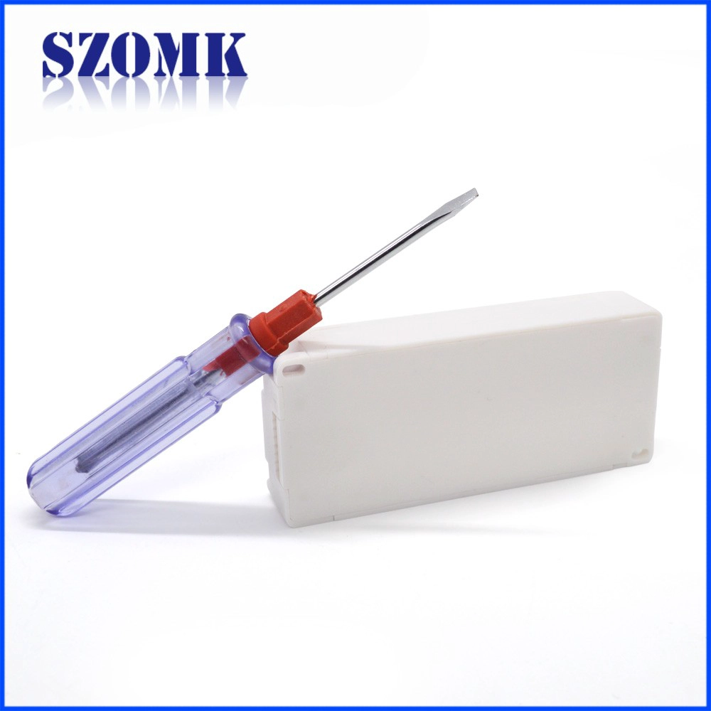 الصين الجديدة desgin منفذ ip54 abs العلبة البلاستيكية للسائق العرض AK-53 100 * 43 * 21mm