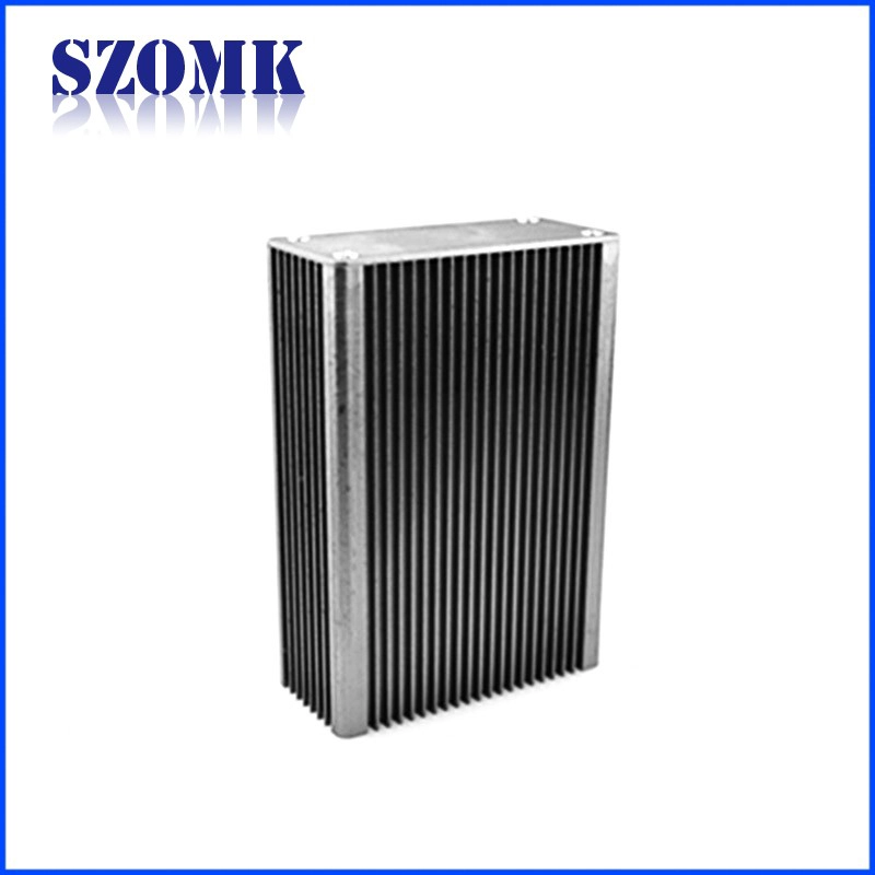 La boîte industrielle de radiateur de boîtier en aluminium expulsé d'OEM pour la carte PCB AK-C-B13 33 * 70 * 100mm