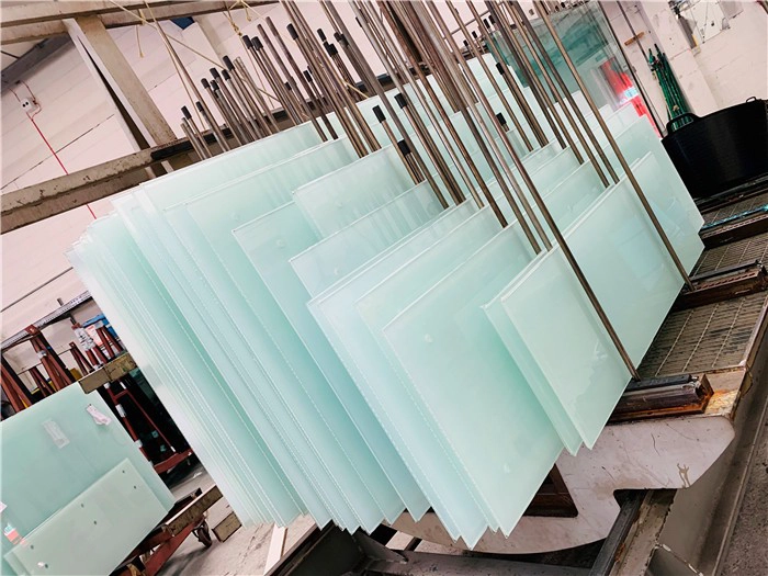 white color RAL9010 silk print glass