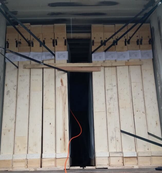 Glass for loading the container