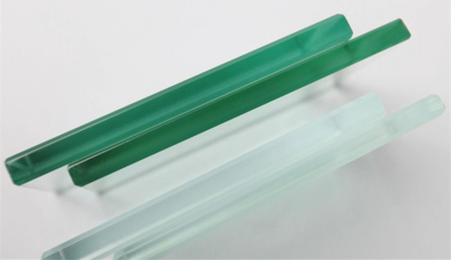 clear float glass VS ultra clear float glass