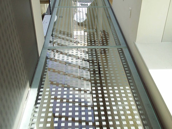 SGP tempered laminated glass floors with ceramic printed square non -slip pattern on surface