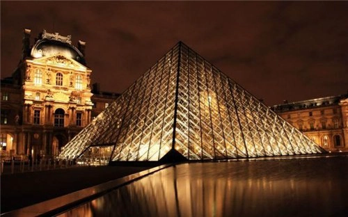 Louvre pyramid