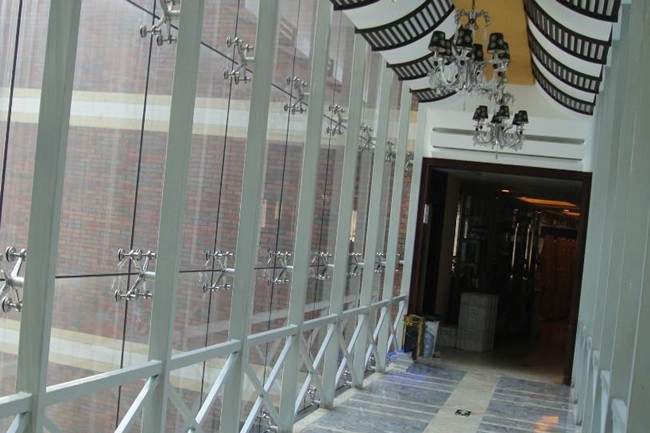 laminated glass curtain wall