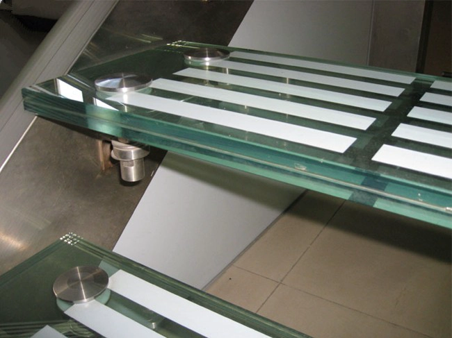 Ceramic frit SGP laminate glass stair tread non slip glazing