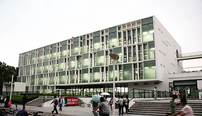 U channel glass for curtain wall