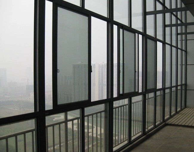 Sealed balcony with insulating glass