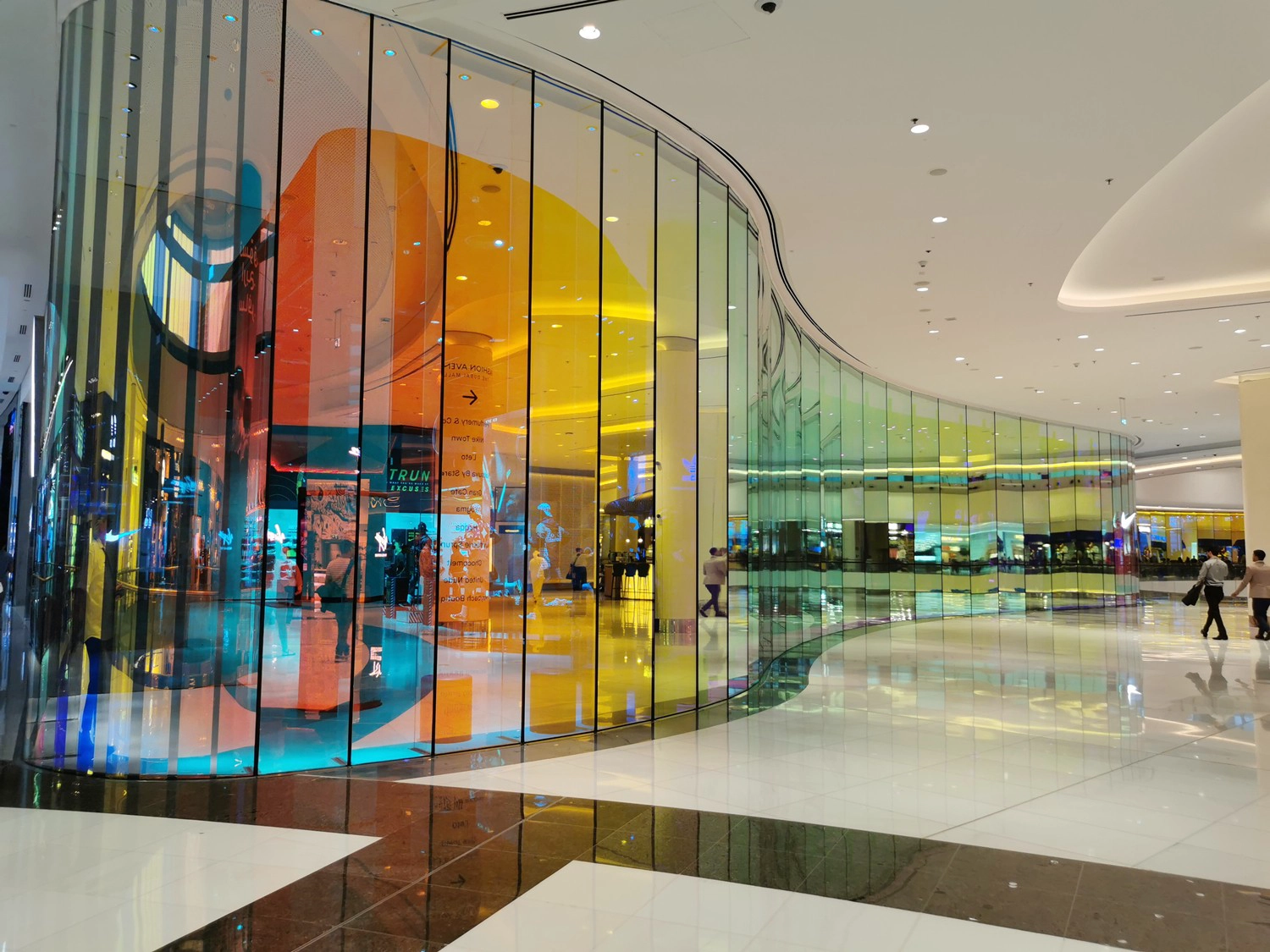 large size glass shopfront