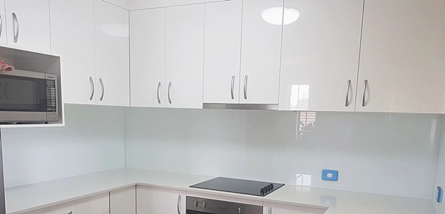 white color splash board toughened glass