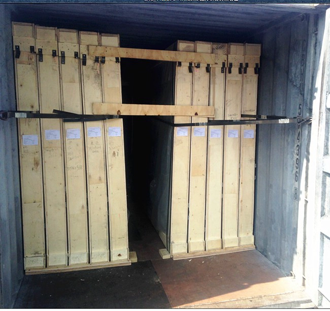 dark grey reflective glass safety packing