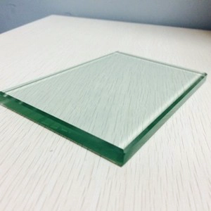 verre trempé clair de 10mm utilisé pour auvent