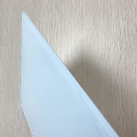 Vidrio de seguridad pintado trasero blanco extra claro de 5mm fabricante China