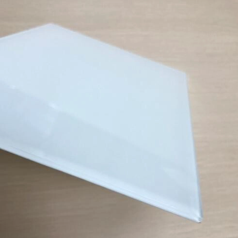 Vidrio de seguridad pintado trasero blanco extra claro de 5mm fabricante China