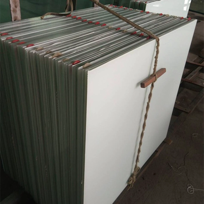 Certificado CE de alta calidad Super claro Bajo en hierro reforzado con calor esmerilado PVB de vidrio laminado semi-templado proveedores