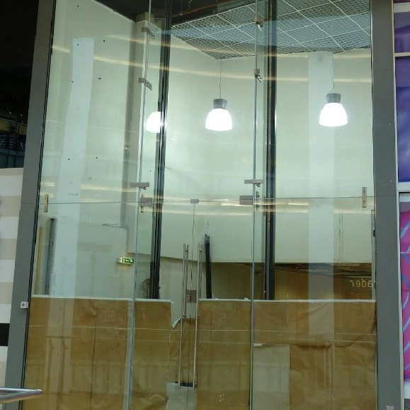 Çin fabrika 15mm thk temperli monolitik cam fin 5/8 '' yapısal cam yüzgeçleri duvar