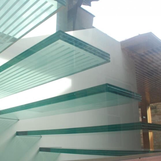 Plancher en verre haut de gamme 8 + 15 + 8 mm plancher de verre stratifié résistant au glissement de sécurité fabricant Chine