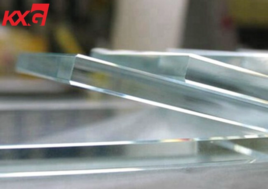 Low iron glass