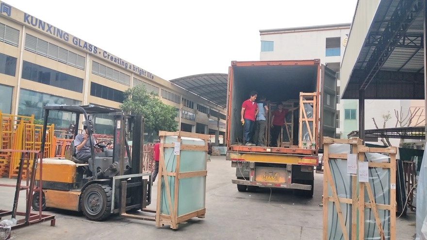12mm curved toughened glass loading