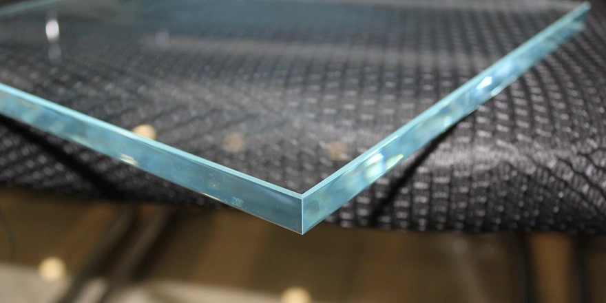 ultra clear tempered low iron glass