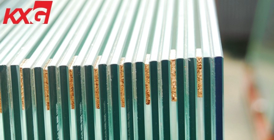 Tempered laminated glass for partition wall