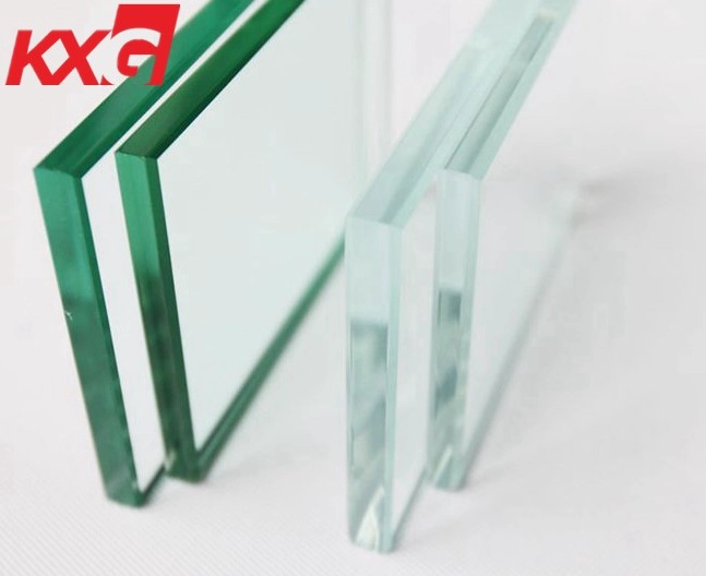 තිර බිත්තියේ අල්ට්රා සුදු වීදුරුවල වාසි