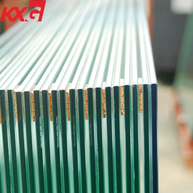 China 8.38mm 11.14mm 13.52mm reflective laminated float glass-442 553 664 color reflective tempered laminated glass manufacturer