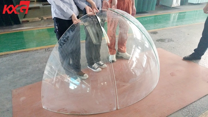dobleng hubog na baso