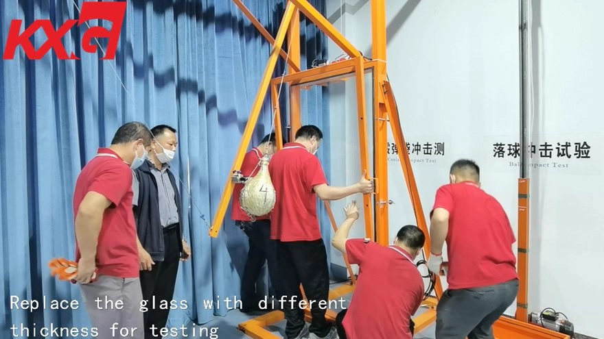 Ujian impak beg tembakan kaca yang diperkuat