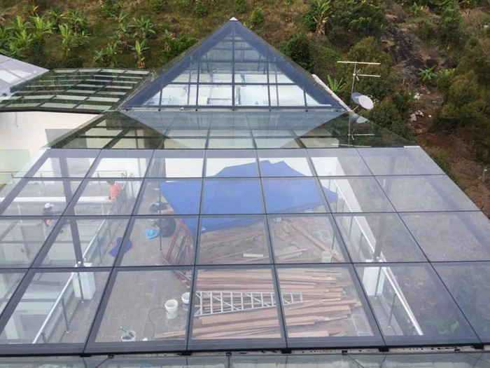 Toughened glass 10mm for patio roofs