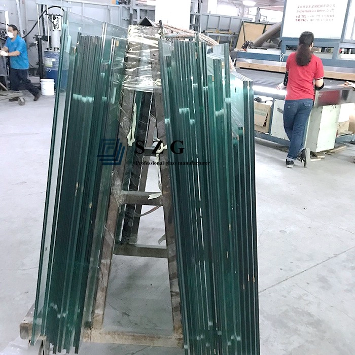 Vetro stratificato rinforzato termicamente da 11,14 mm, 5 + 1,14 + 5 vetro stratificato temprato trasparente HS, vetro laminato con pellicola pvb temperato 5,5,3