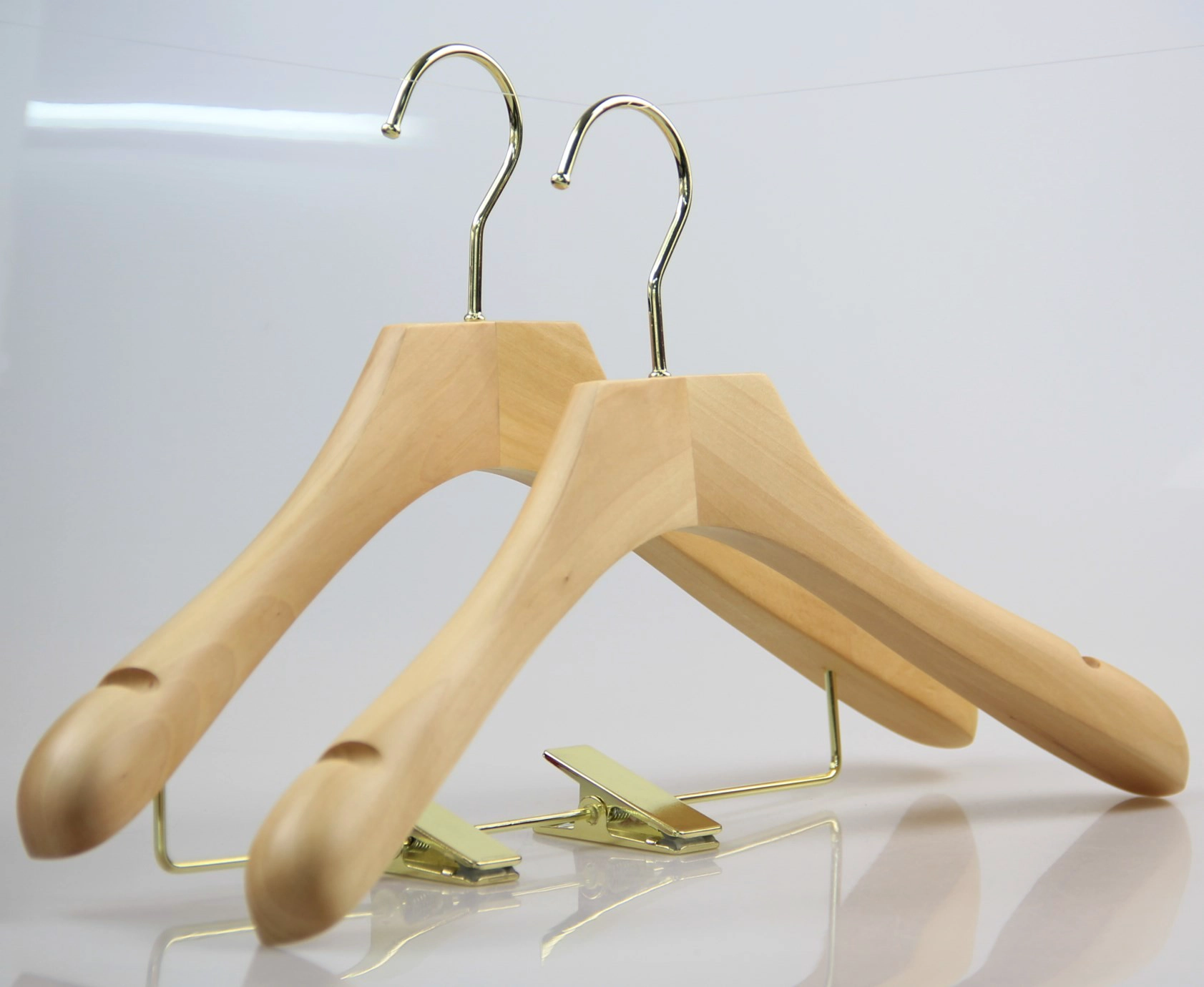 How to choose amazing wood for hangers? How to choose amazing wood for hangers?