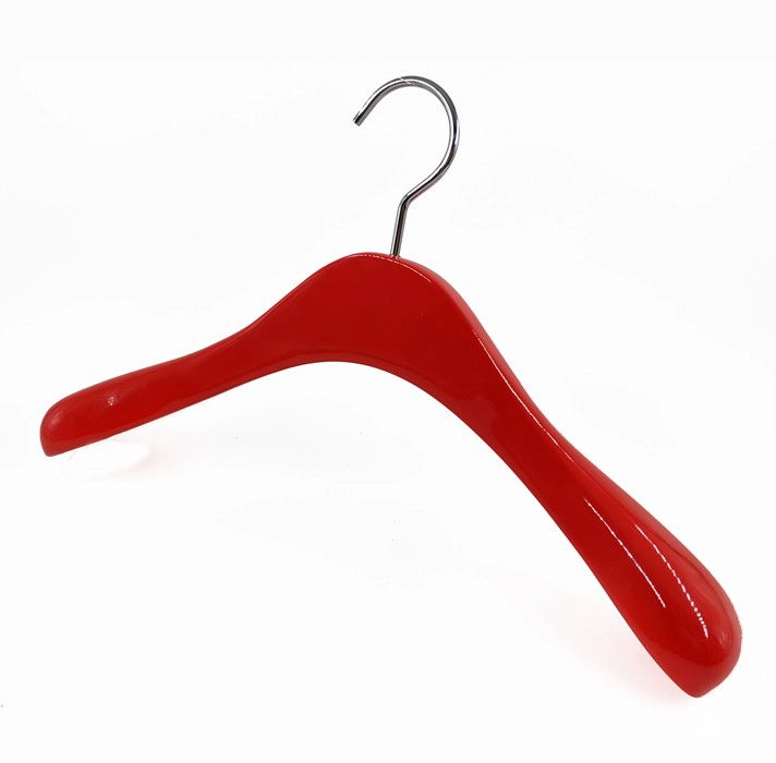 Percha de madera de color personalizado para ropa