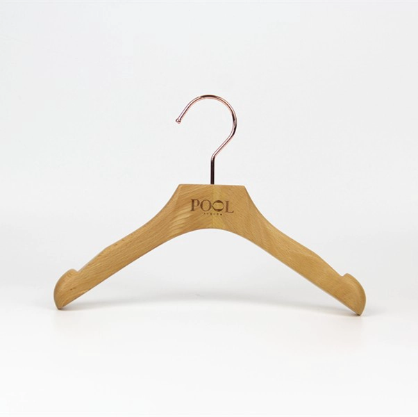 KSW-004 Appendiabiti per bambini in legno naturale con clip