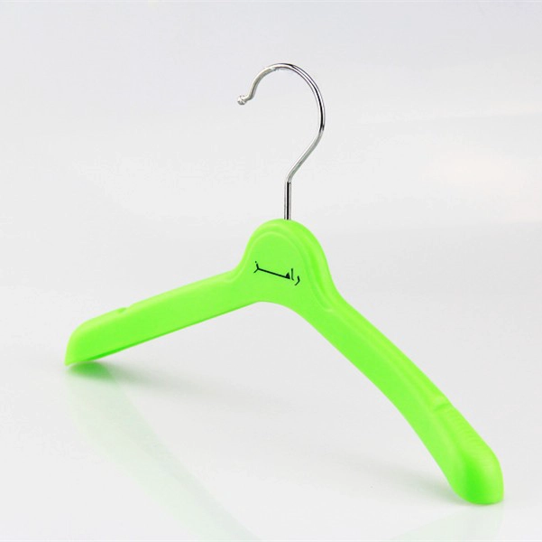 รอยบาก KTP-002 สีแดงพลาสติกราคาถูกไม้แขวนเสื้อแขวนชุดเสื้อ